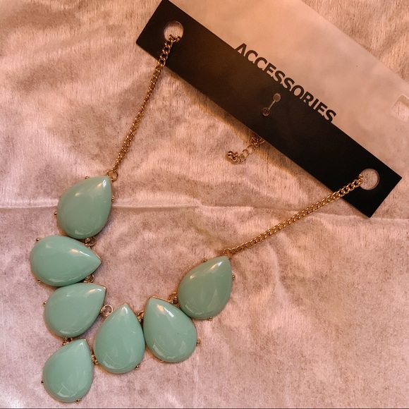 2/$15 SALE β¨ Statement Necklace - 14β Chain